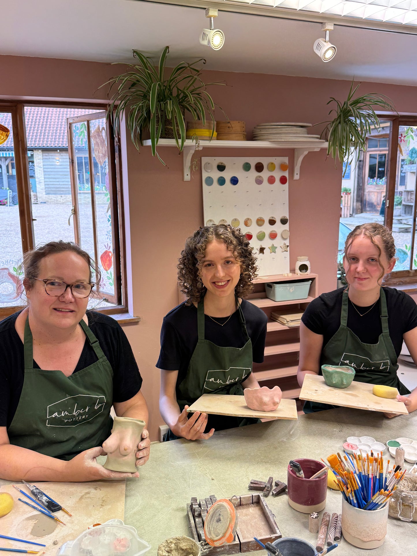 FEMALE FORM POTS & PROSECCO NIGHT - GALENTINES EVENT