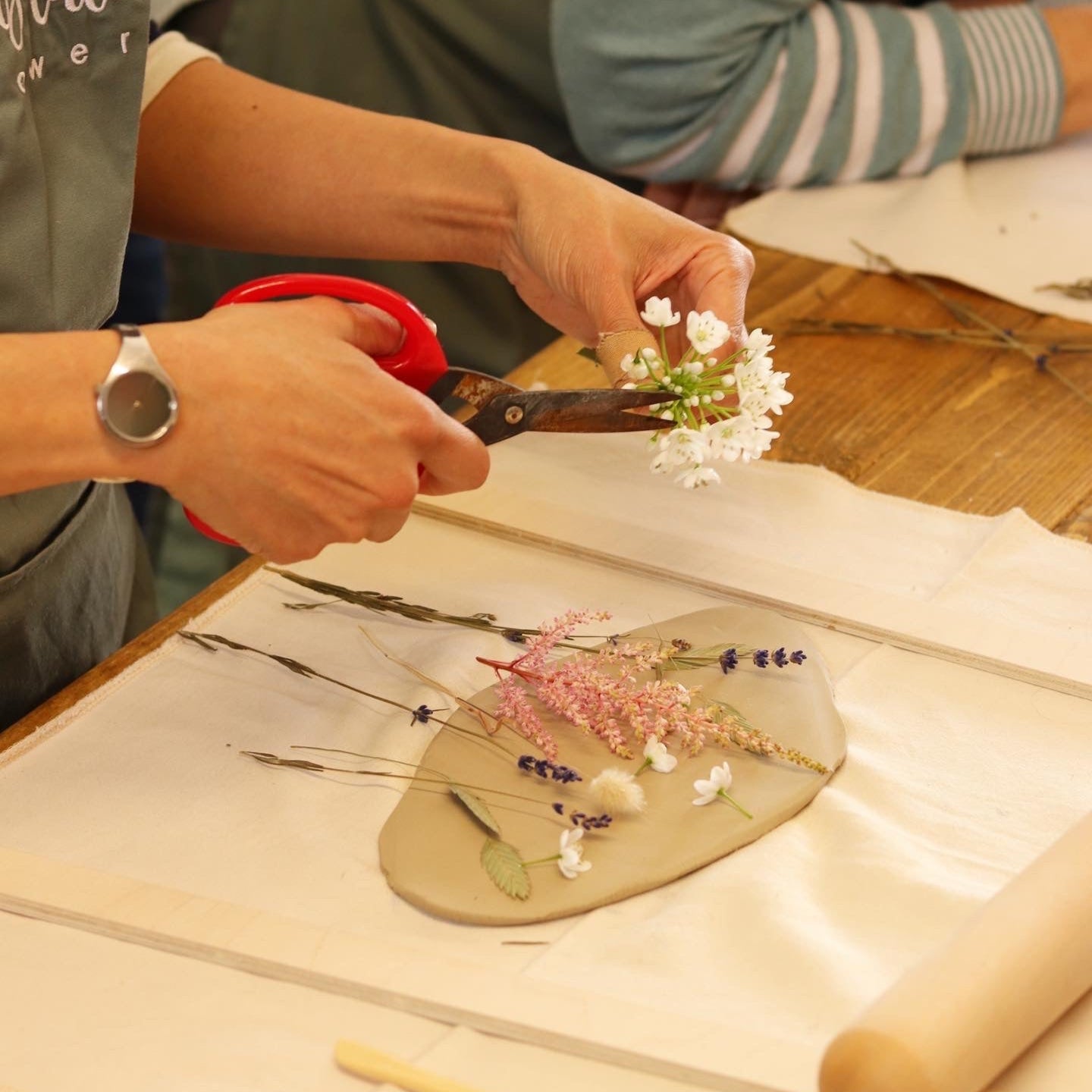 PRESSED FLOWER POTTERY - with Emily Tallulah Flowers