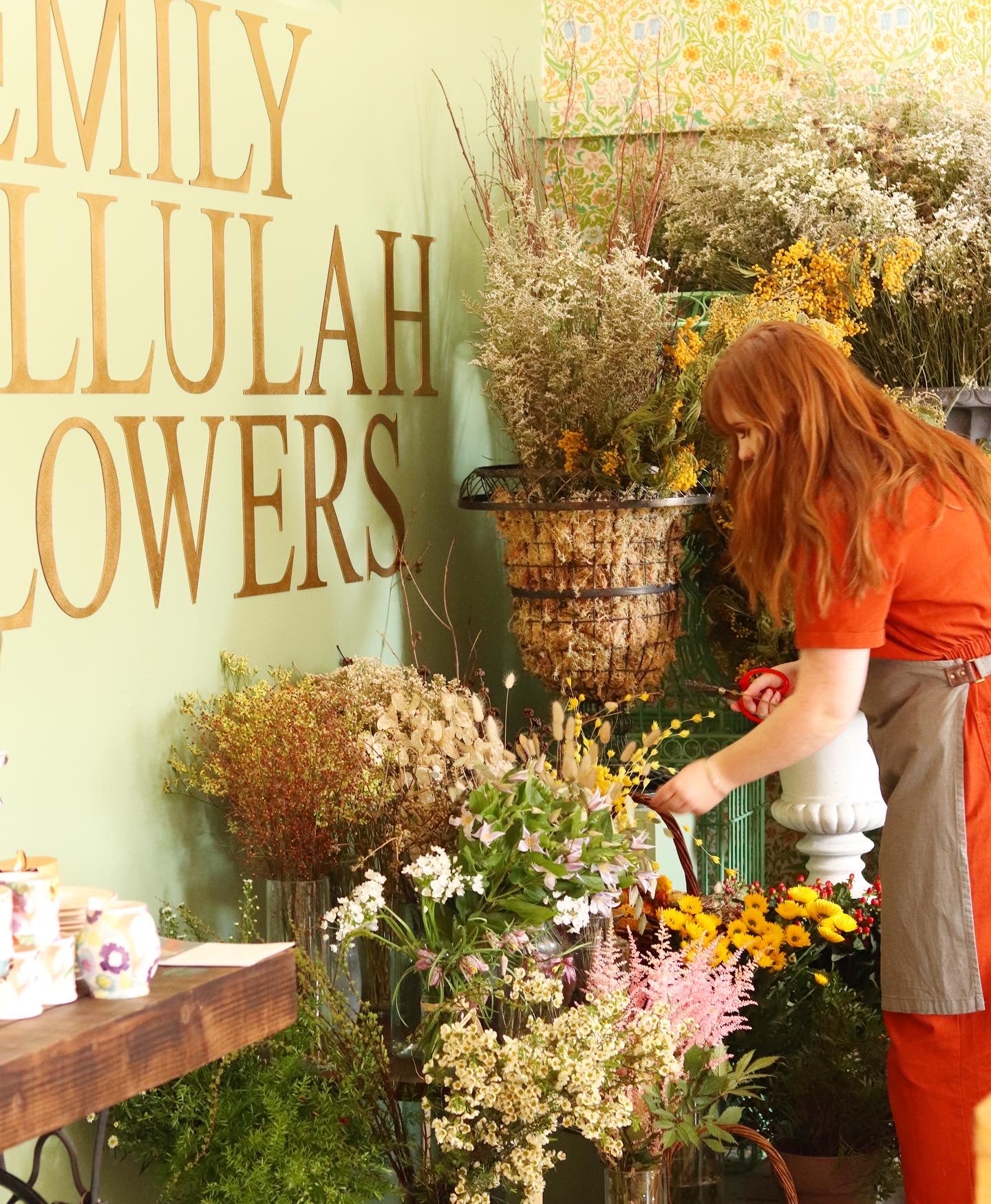 PRESSED FLOWER POTTERY WORKSHOP - Emily Tallulah Flowers X Amber B Pottery